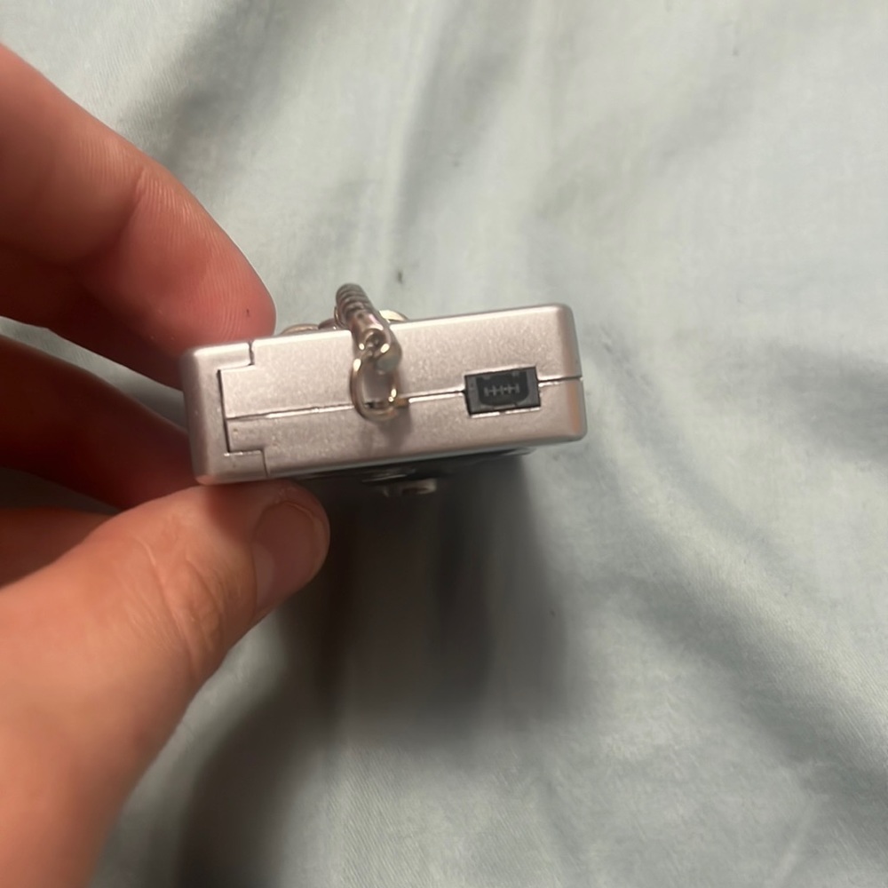 Mini Digital Camera w/Keychain - Picture 3 of 3